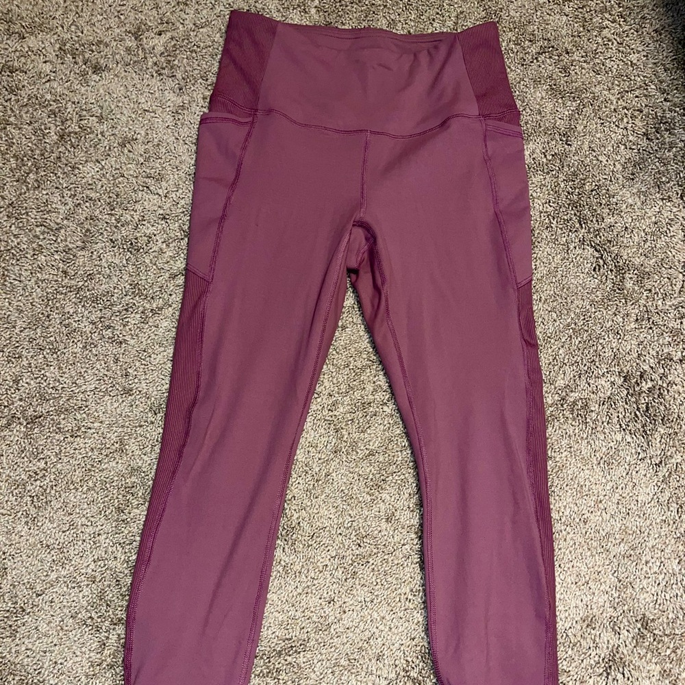 Womens athletic leggings